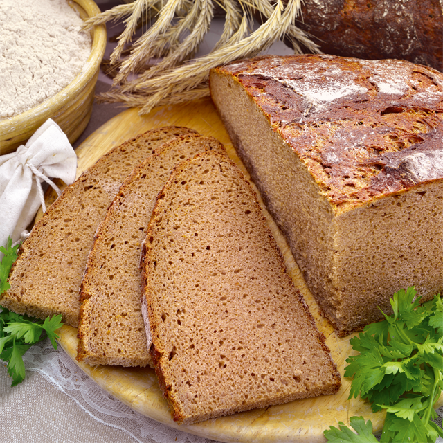 Das gute frische Bauernbrot aus unserer eigenen Steinmühlen-Bäckerei Das gute frische Bauernbrot aus unserer eigenen Steinmühlen-Bäckerei enthält noch den wertvollen Getreide-Keimling - wie alle Brote von Lebe Gesund